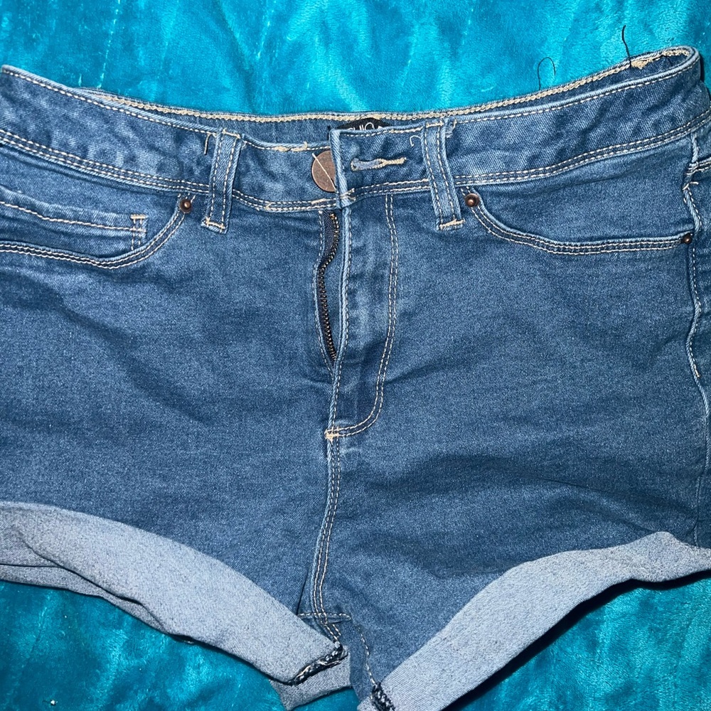 Fashion Nova Cuffed Shorts - Picture 2 of 5